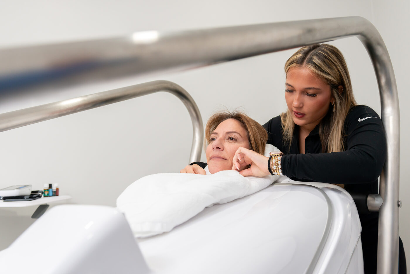 One-on-one HOCATT therapy consultation and monitoring at THRIVE Peak Performance